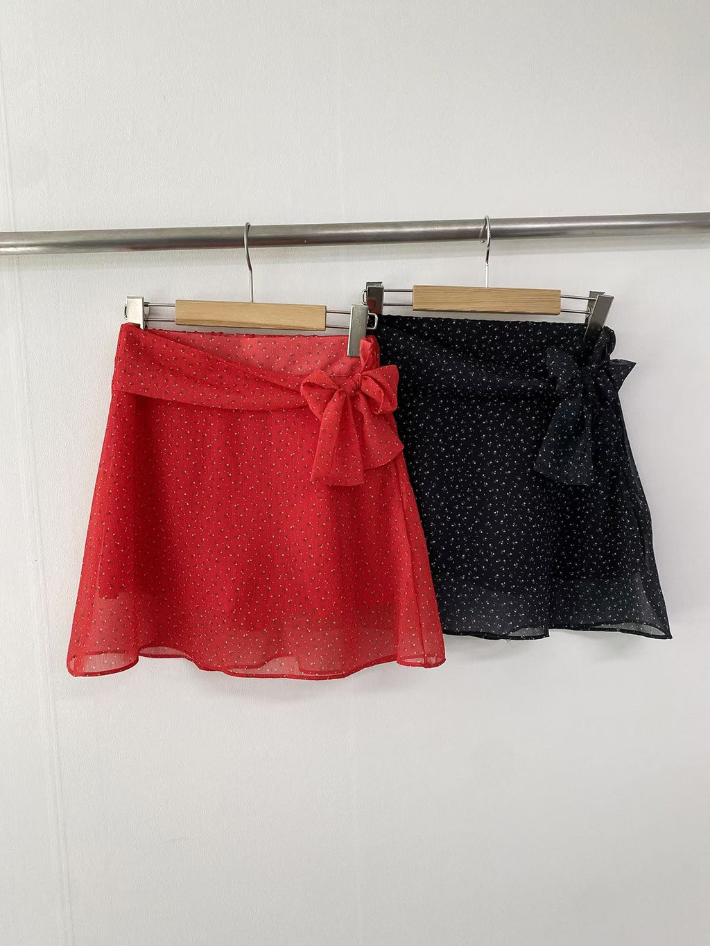 🍒 Polka Dot Chiffon Wrap Mini Skirt – Bow Tie Detail, A-Line Flare, Red & Black, from Korea